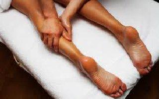 Lévana massothérapeute massage jambes et pieds à Hyères dans le var
